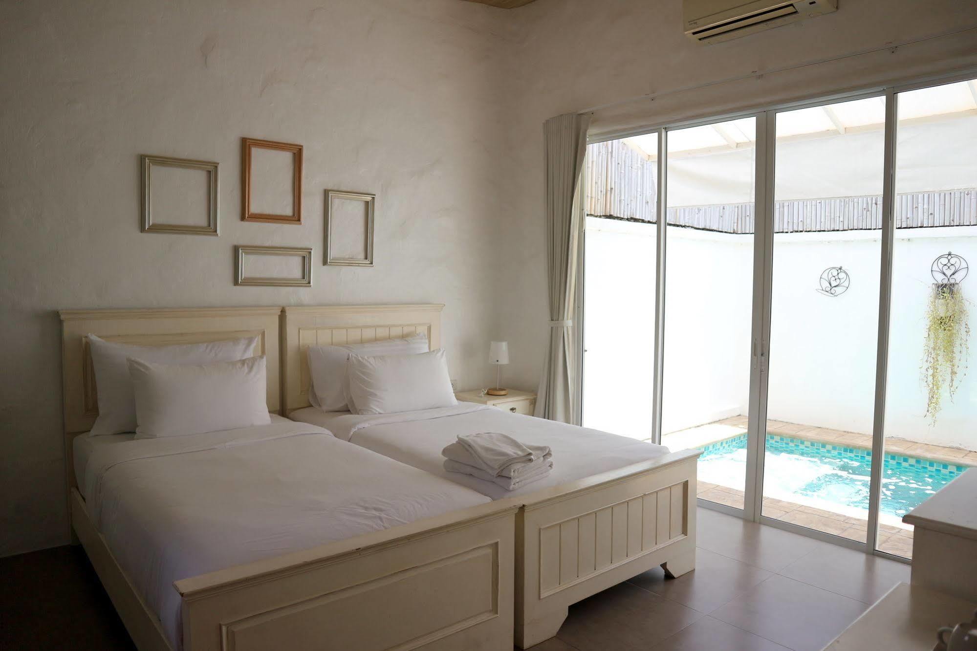 Costa Village Pool Villa Jomtien Beach Extérieur photo